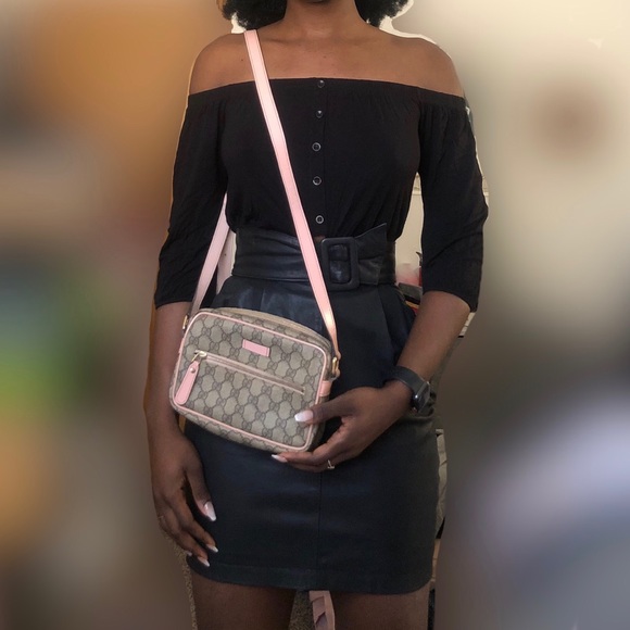 GUCCI GG Supreme Pink Coated Canvas Crossbody - Picture 8 of 8